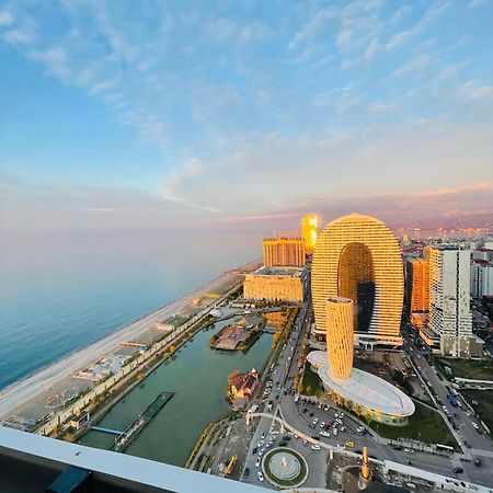 Luxury Batumi Hotel Bagian luar foto
