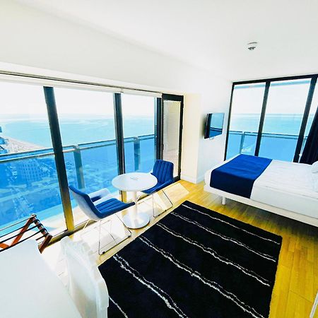 Luxury Batumi Hotel Bagian luar foto