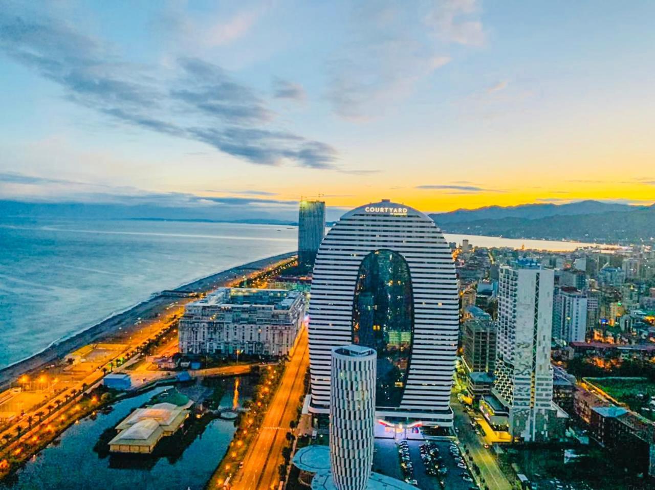 Luxury Batumi Hotel Bagian luar foto