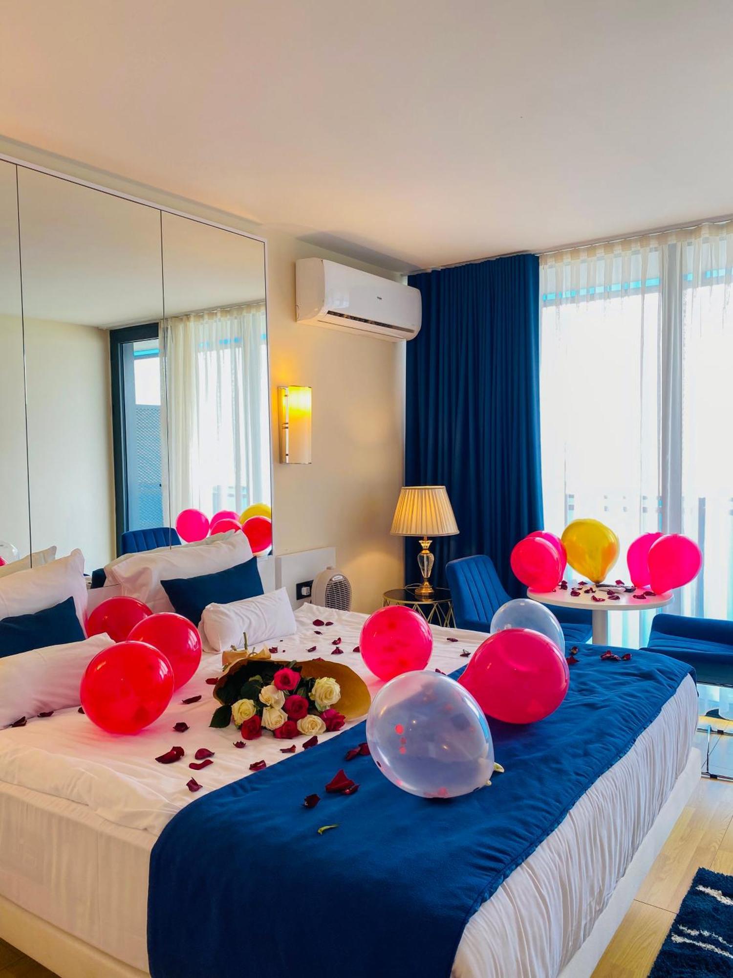 Luxury Batumi Hotel Bagian luar foto