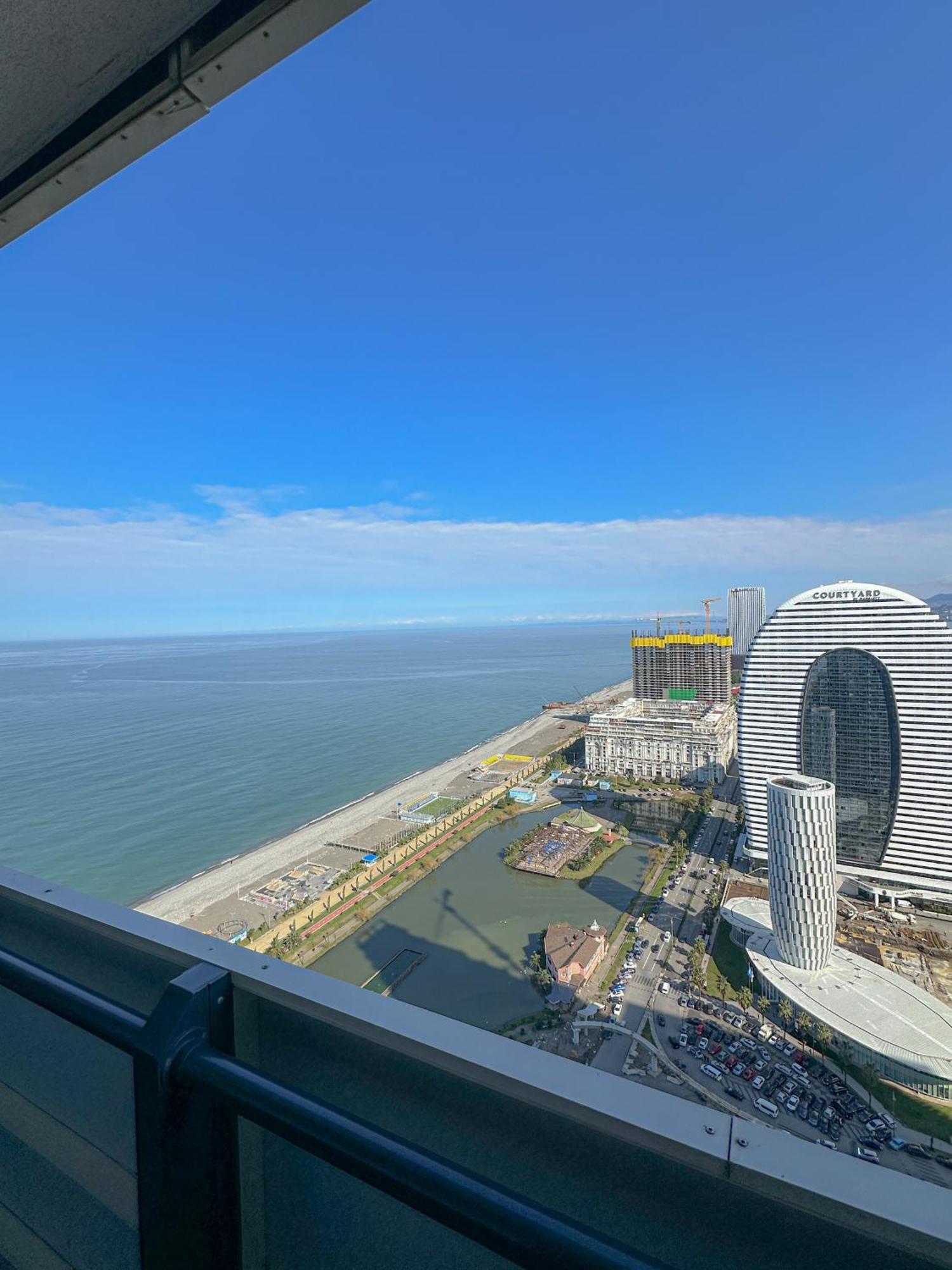 Luxury Batumi Hotel Bagian luar foto
