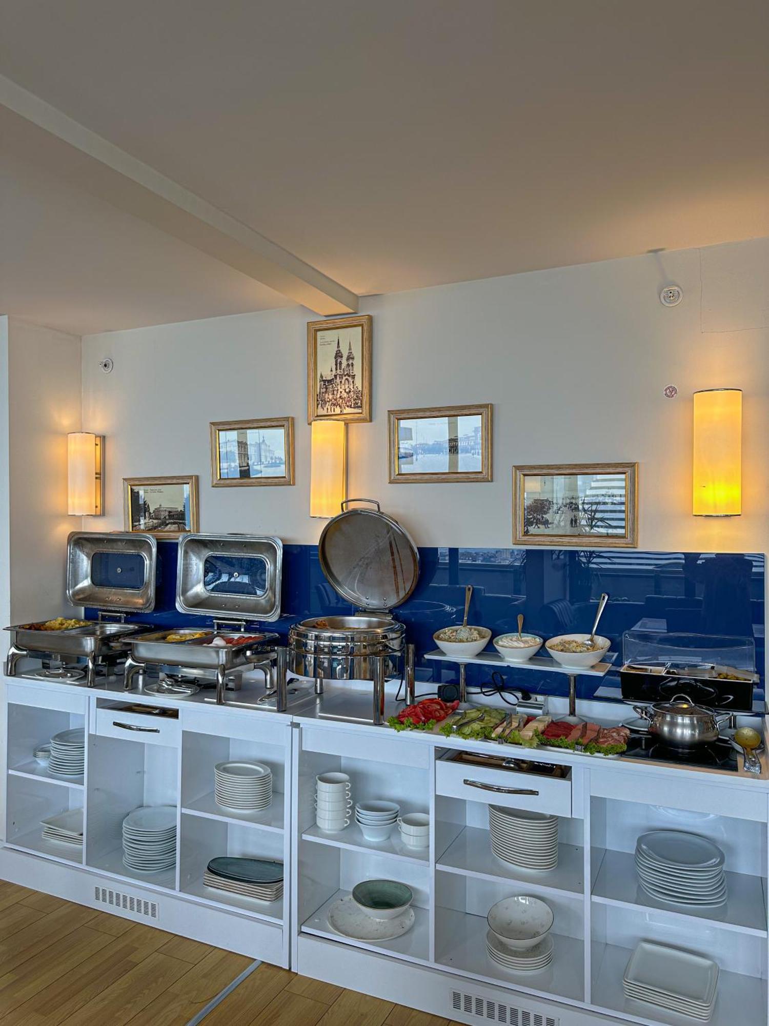 Luxury Batumi Hotel Bagian luar foto