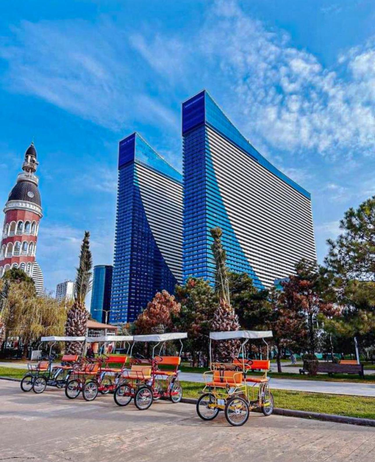 Luxury Batumi Hotel Bagian luar foto