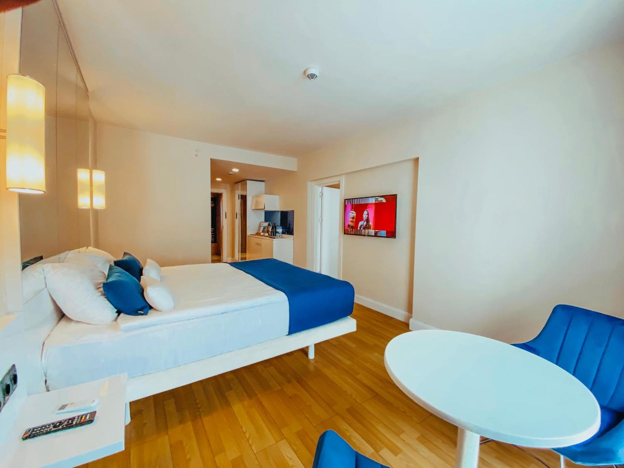Luxury Batumi Hotel Bagian luar foto