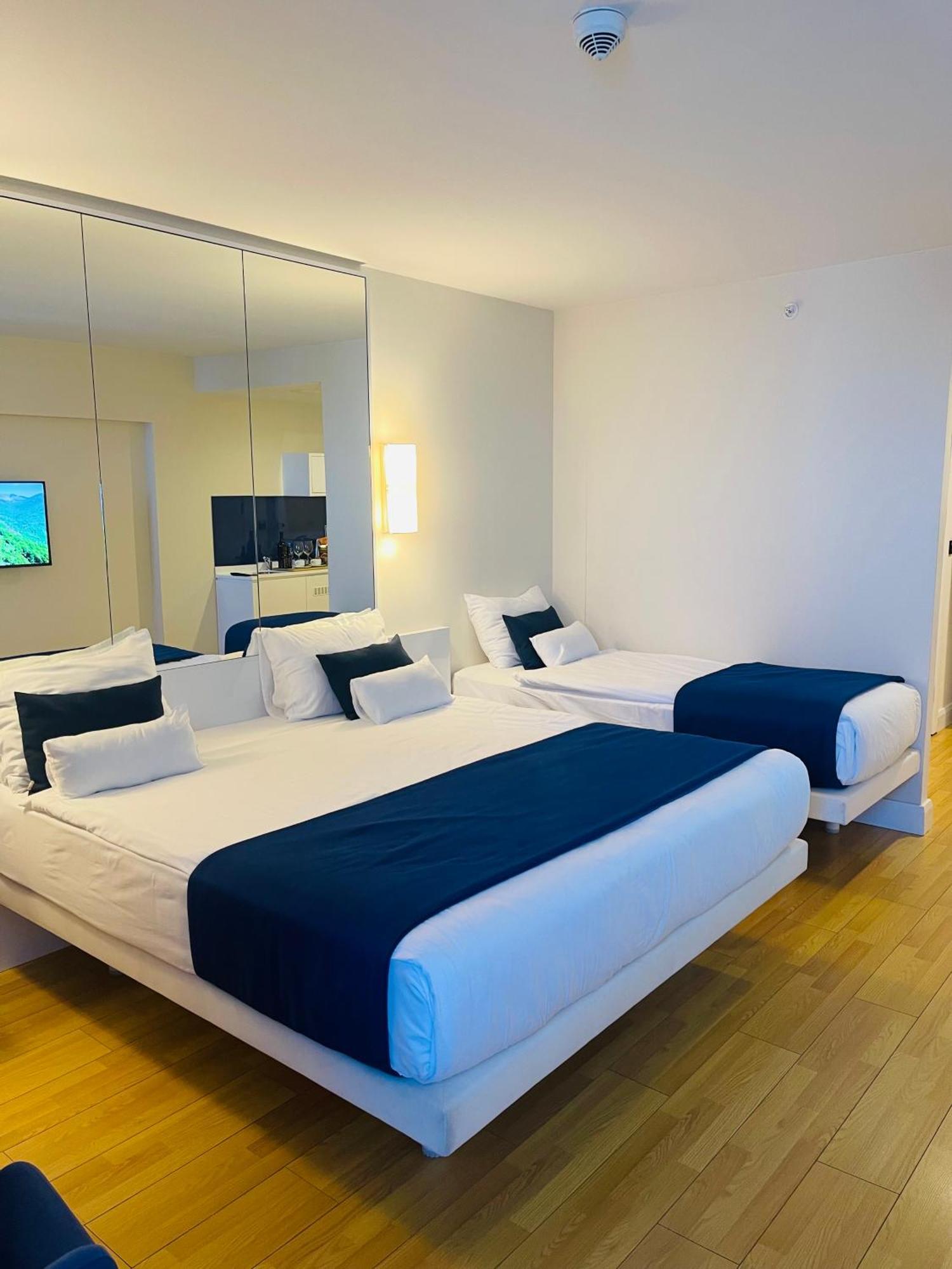 Luxury Batumi Hotel Bagian luar foto