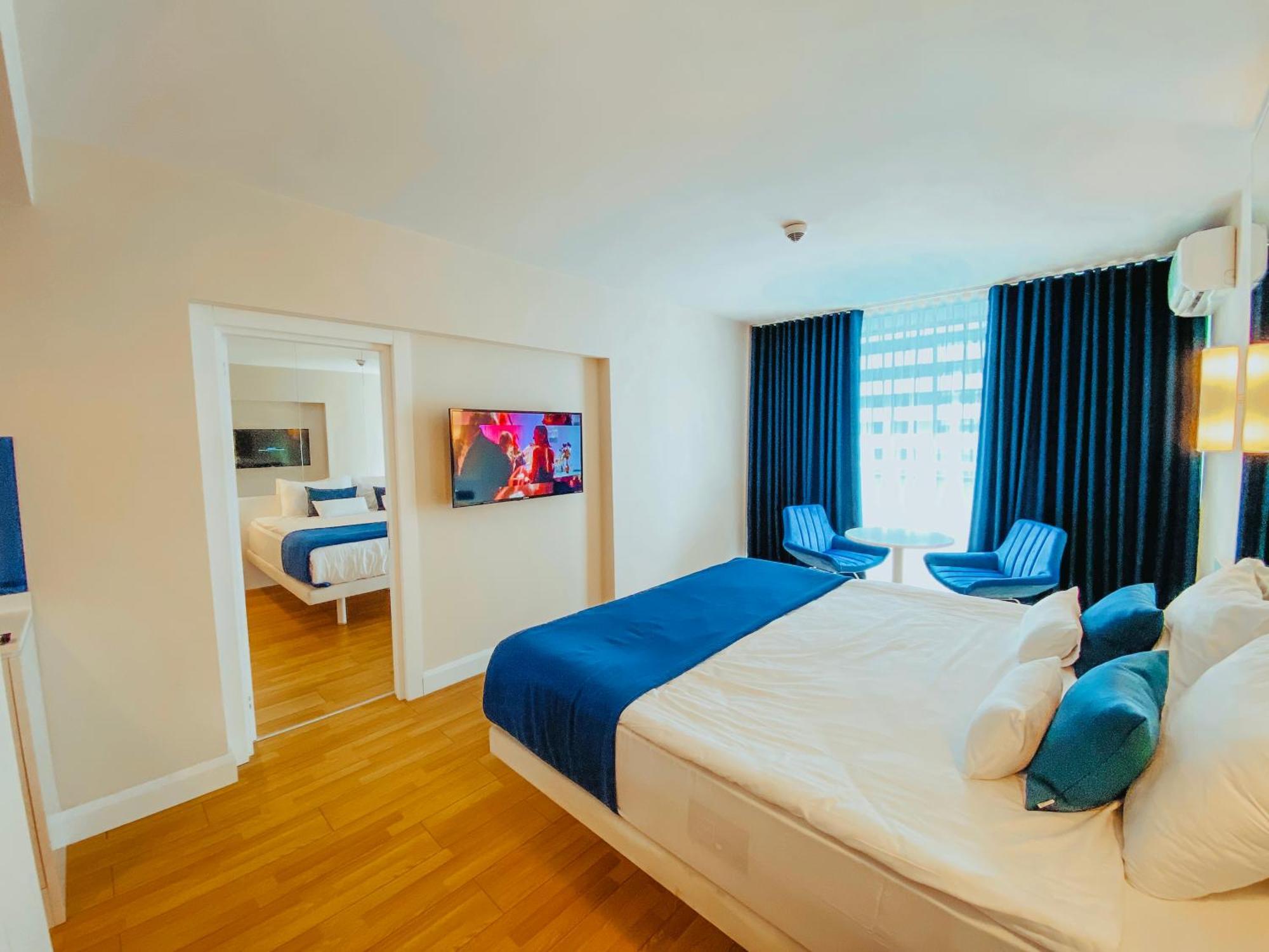 Luxury Batumi Hotel Bagian luar foto