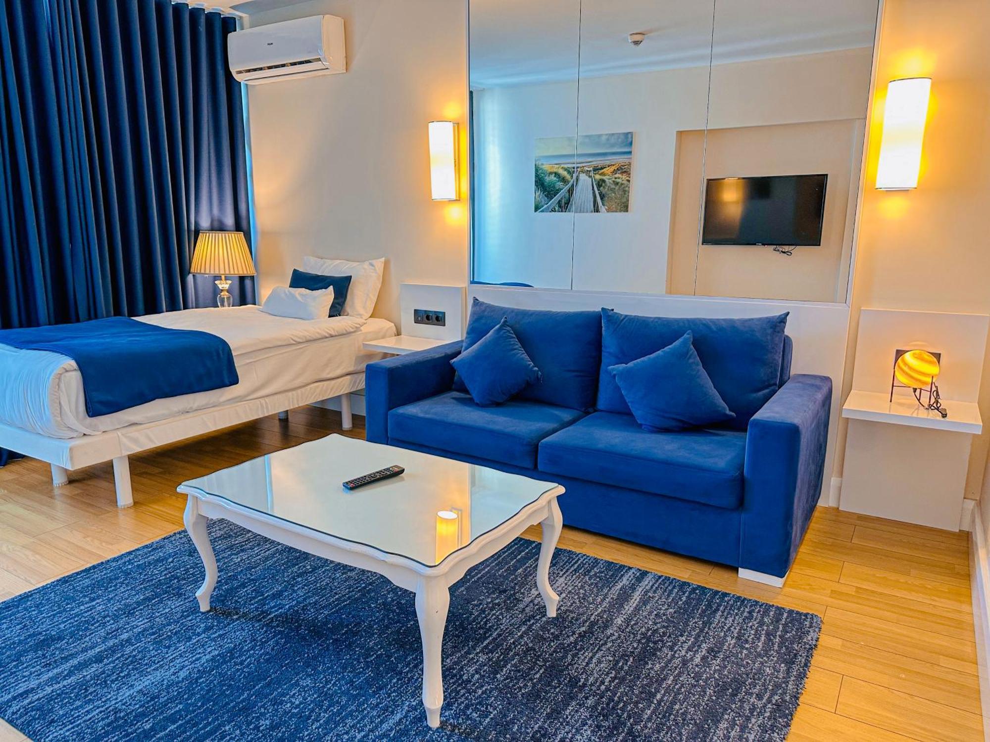 Luxury Batumi Hotel Bagian luar foto