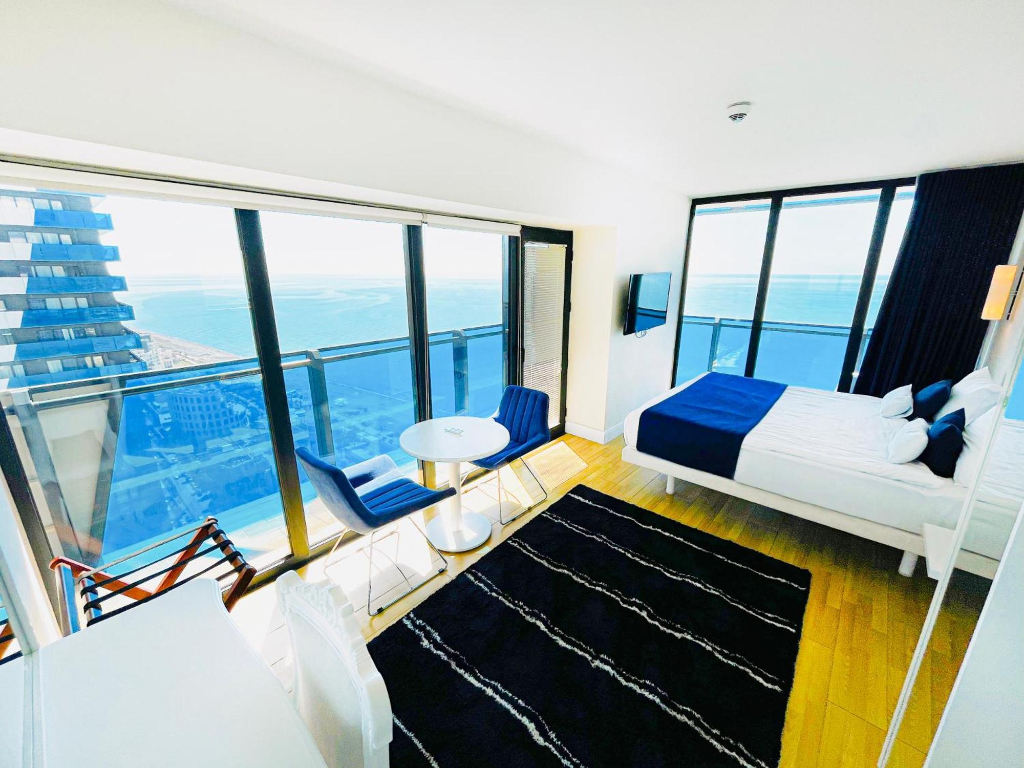 Luxury Batumi Hotel Bagian luar foto