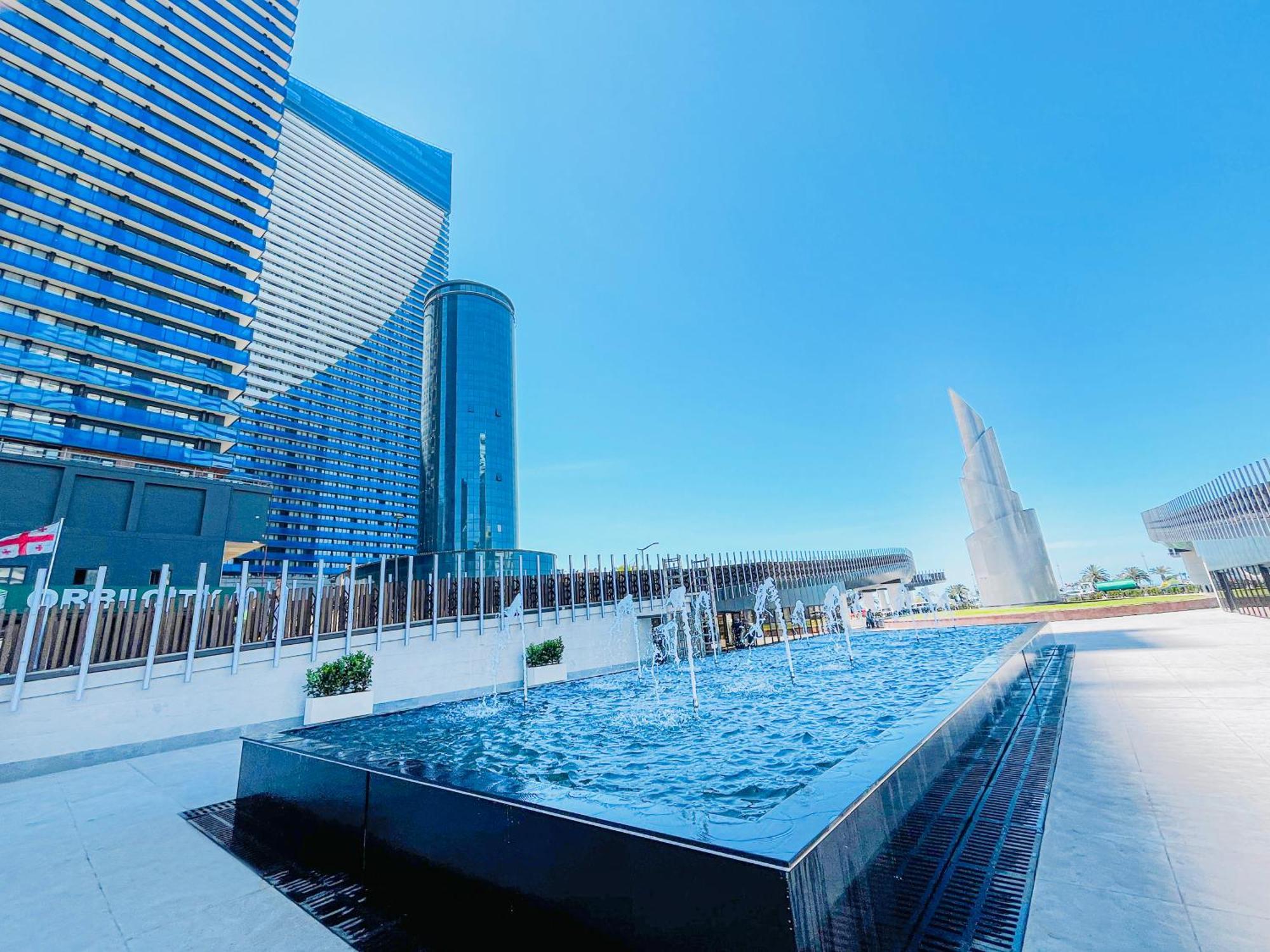 Luxury Batumi Hotel Bagian luar foto