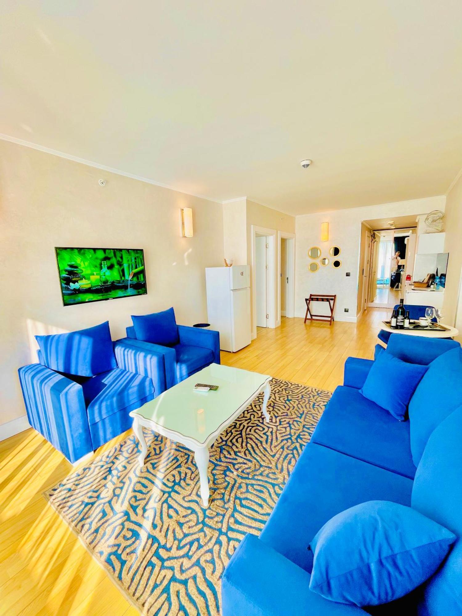 Luxury Batumi Hotel Bagian luar foto
