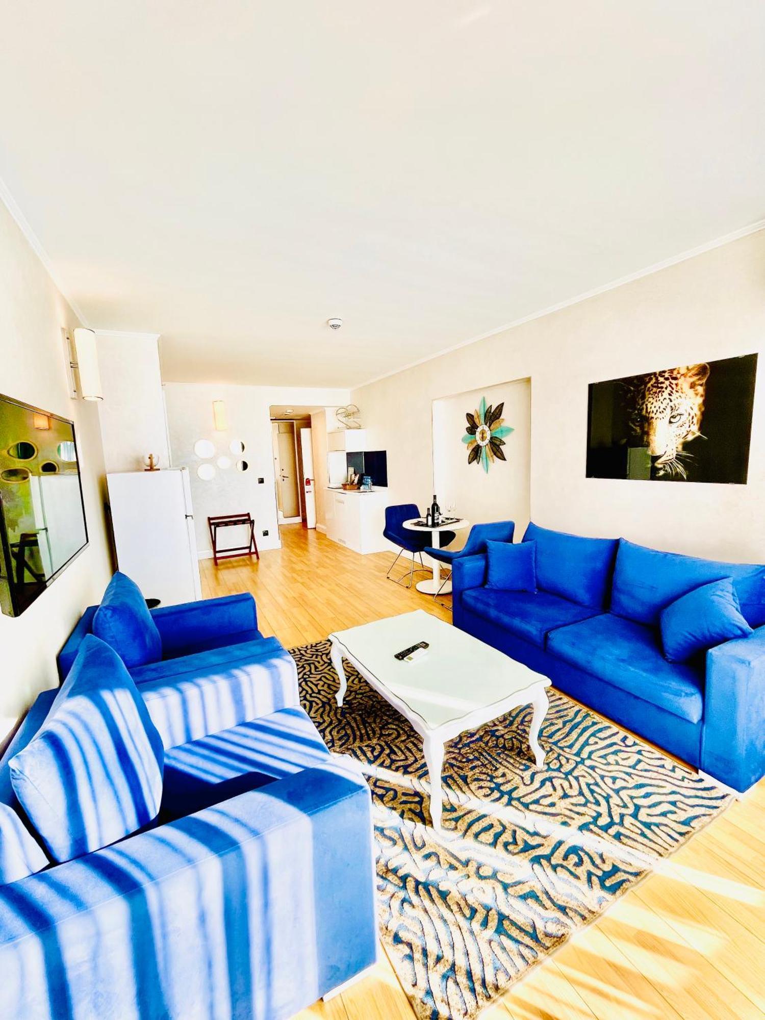 Luxury Batumi Hotel Bagian luar foto