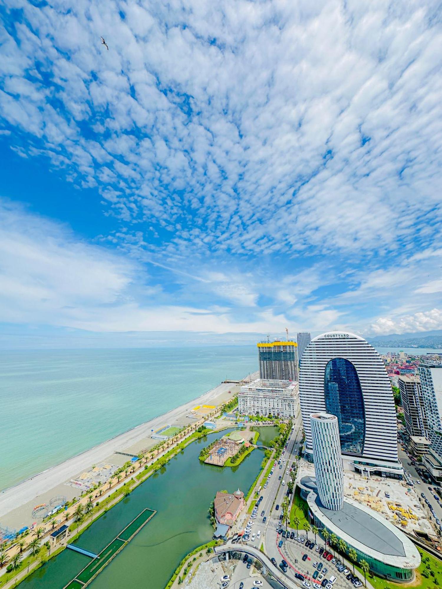 Luxury Batumi Hotel Bagian luar foto